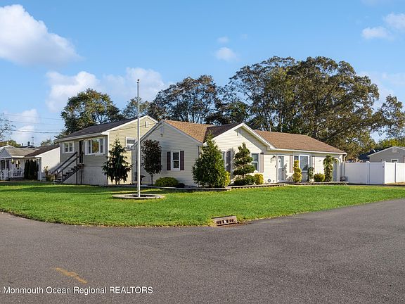 2nd image of 2704 4th Avenue