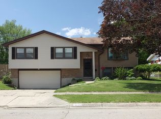 1049 Maiden Pl, Dayton, OH 45417