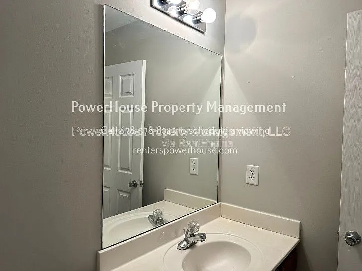 2403 Walnut Tree Ln — Photo 13