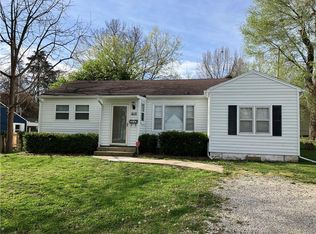 809 E Gudgell St, Independence, MO 64055