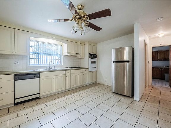 2nd image of 2608 TRINITY CIRCLE NW