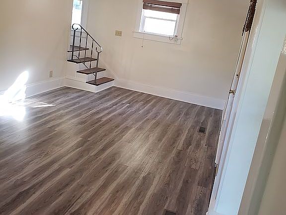 3rd image of 89 Westwood Ave