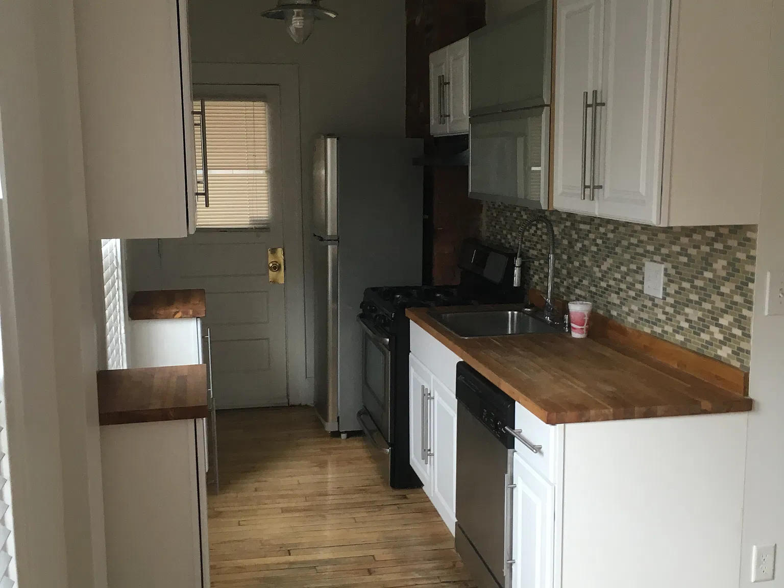 2 bed, 900 sqft, $1,195 — Photo 2