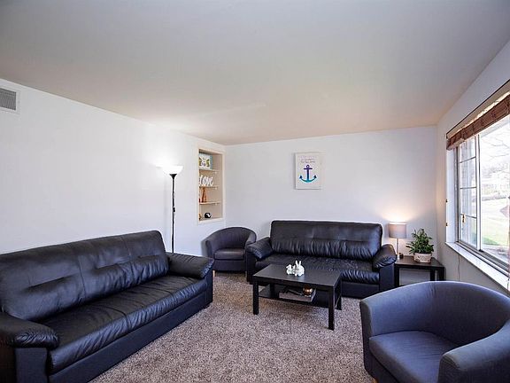 3rd image of 3869 Woodsong Dr
