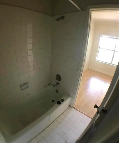 2100 San Gabriel St #302 — Photo 10