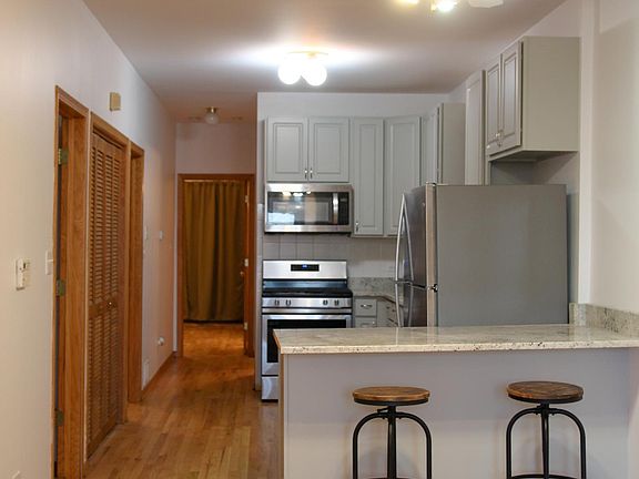 2nd image of 1243 W Erie St APT 2
