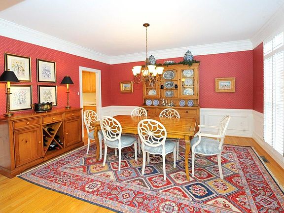 4th image of 10216 Sweetwood Ave