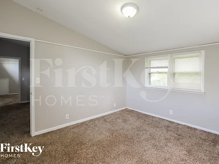 9005 E 68th Ter — Photo 15