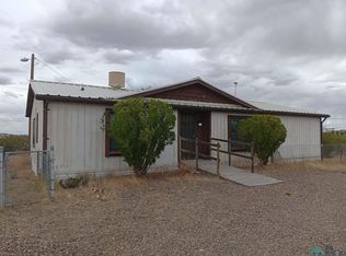 808 N Lucas St, Columbus, NM 88030