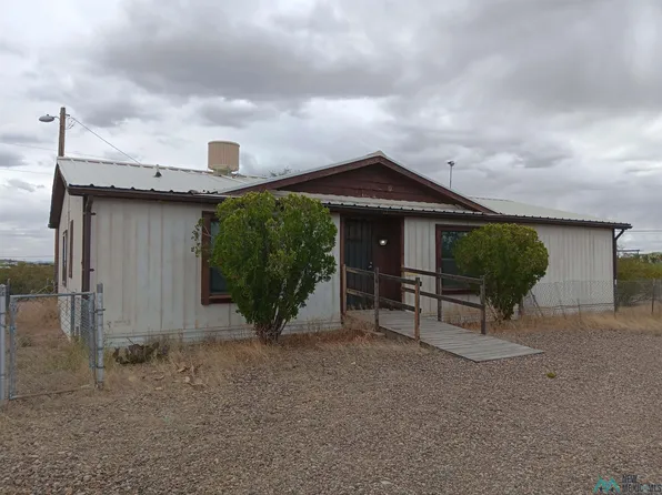 808 N Lucas St, Columbus, NM 88030