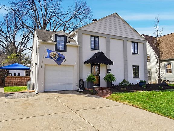 2nd image of 306 East Dr