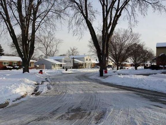 5th image of 26612 Karen Ave