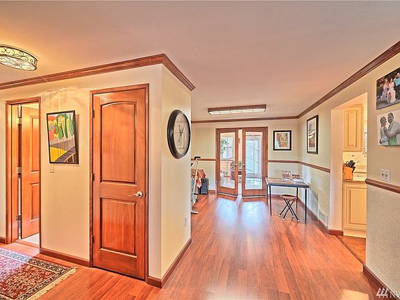 5th image of 284 Lochwood Dr