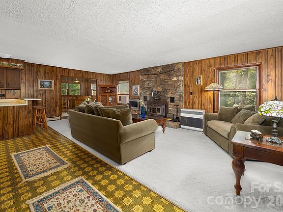 4th image of 150 Mountain Laurel Ln