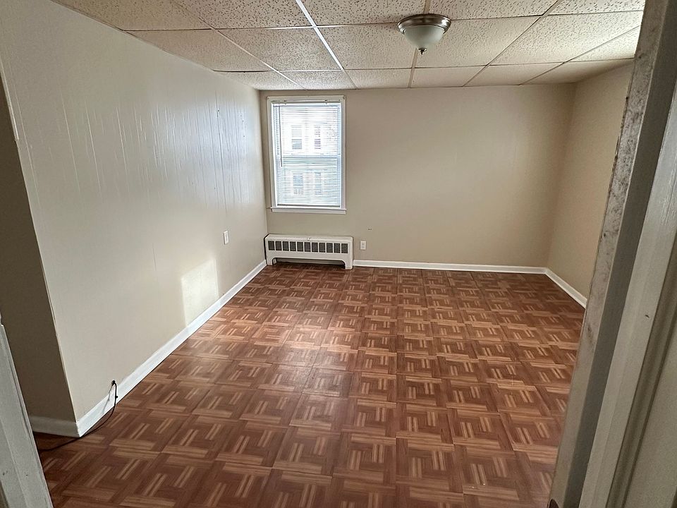 1st image of 35 Cedar St #3