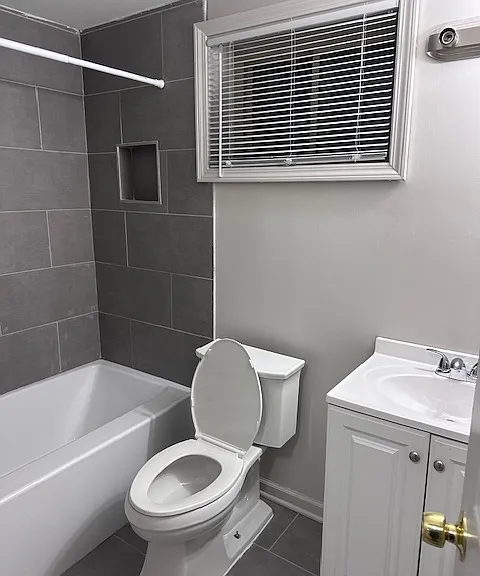 17241 Burgess #301 — Photo 3