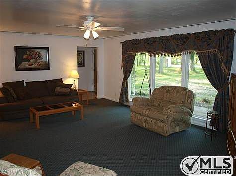 20' x 15' living room