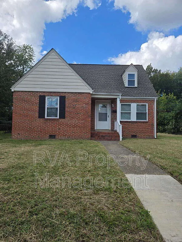4 bed, 1.0 bath, 1156 sqft, $1,650 — Photo 2