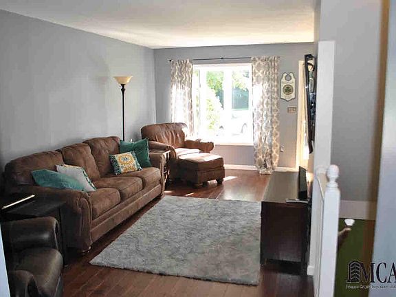 3rd image of 1604 Golden Ln #31