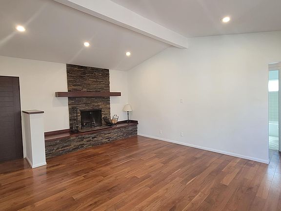Living / Dining Area