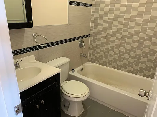 Rented by Premier Metro Realty Corp | media 16