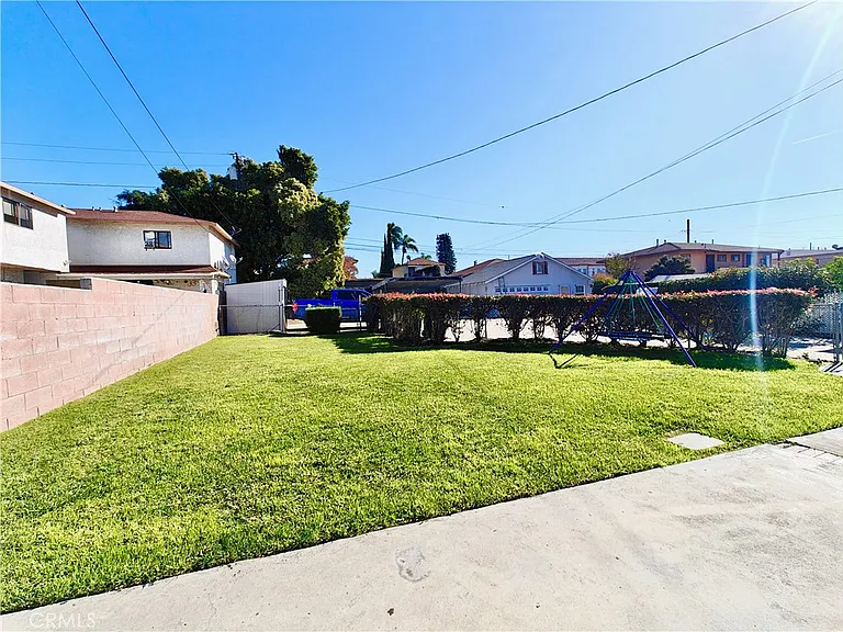 6728 S Whittier Ave — Photo 15