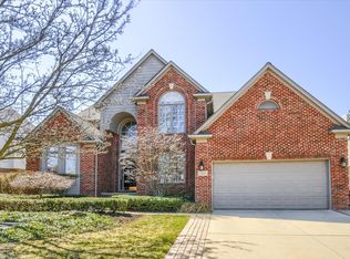 1395 Welland Dr, Rochester, MI 48306