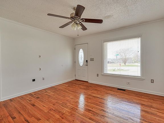 2nd image of 5295 Pogue St