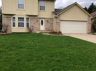 2716 Apache Trl, Wixom, MI 48393