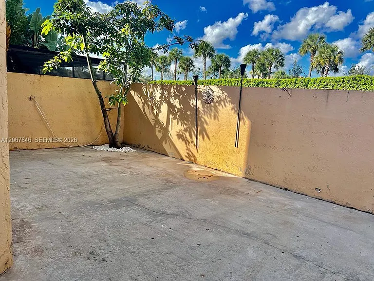 900 SW 113th Ter — Photo 32