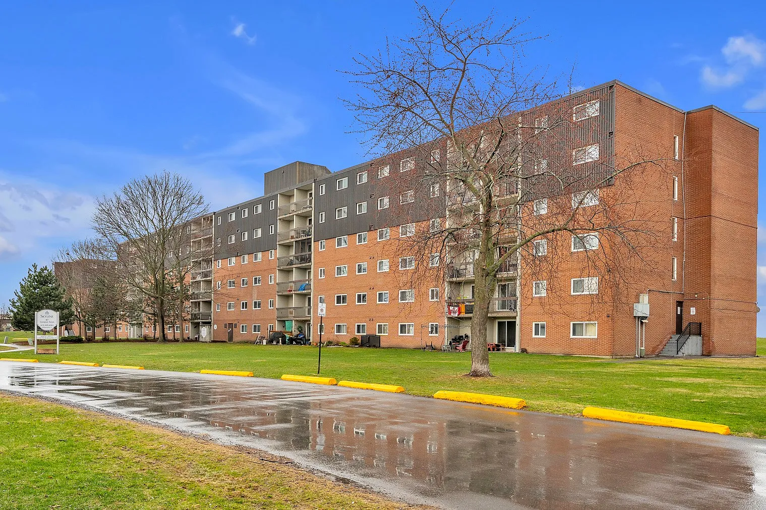 Village Towers Apartments — Photo 1