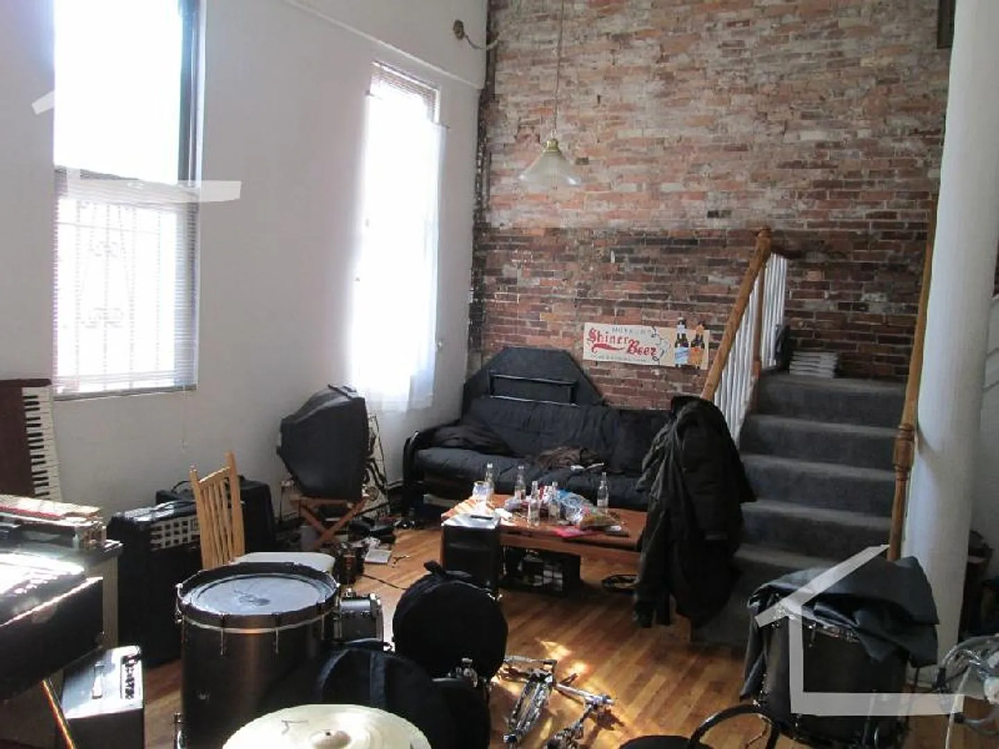No Brokers Fee, South End Location. New Kitchen, Laundry, Heat, Hot Water Included. — Photo 4