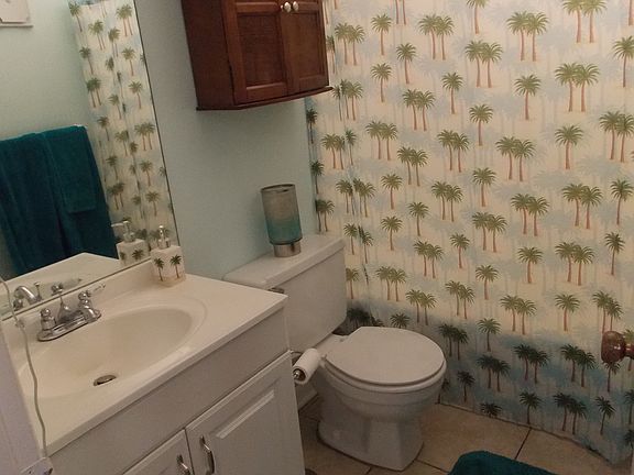 5th image of 2750 E Bay Dr APT 3C