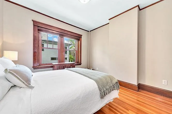 35 Pemberton St #4 — Photo 3