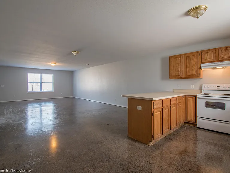 250 Meadow Ct #250 — Photo 13