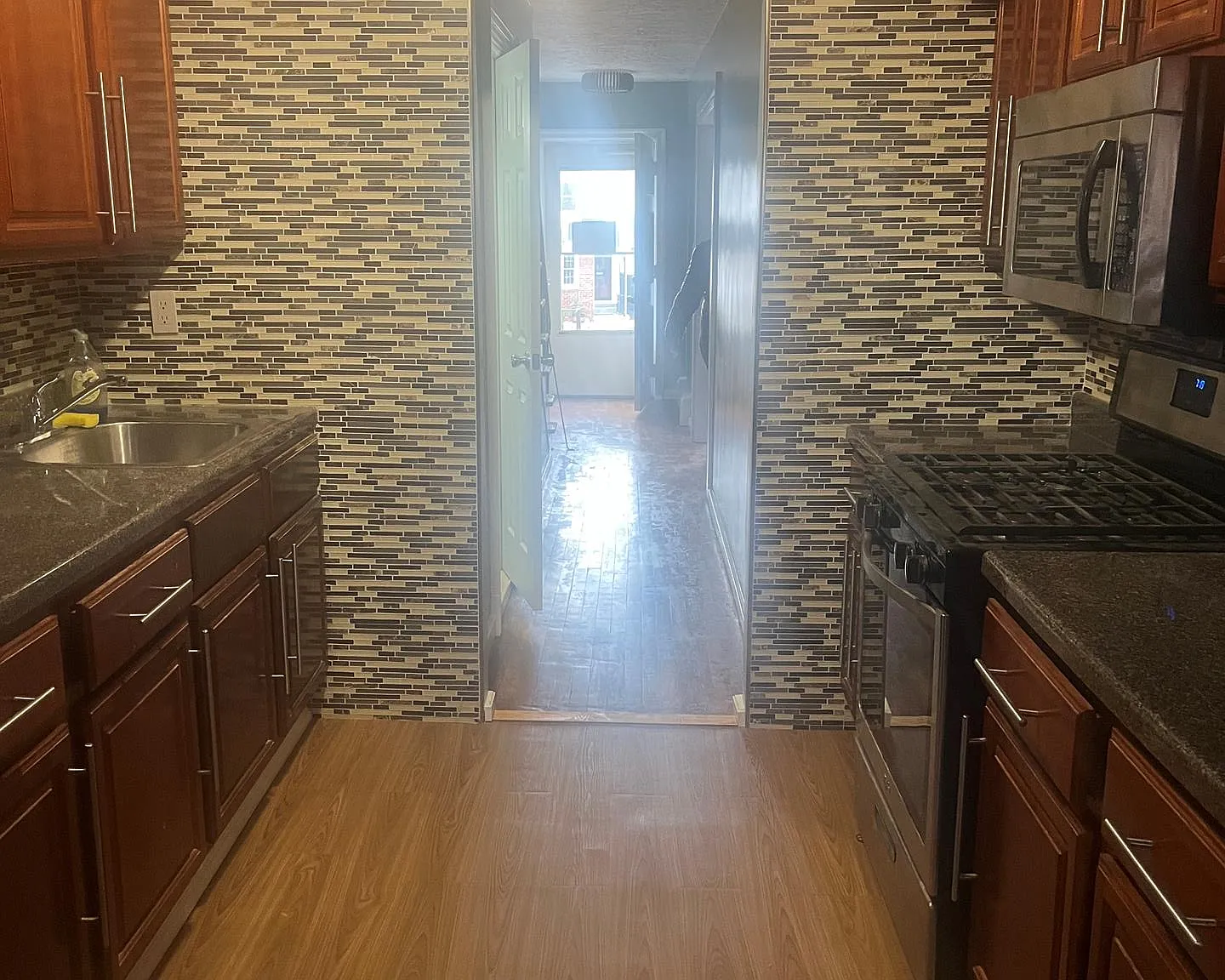 3 bed, 1.5 bath, $3,500 — Photo 2
