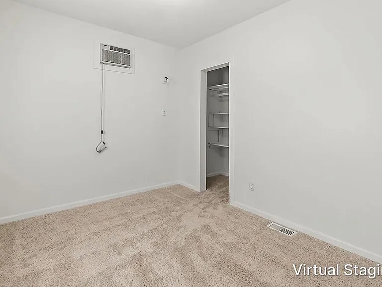 5422 S 23rd St — Photo 13