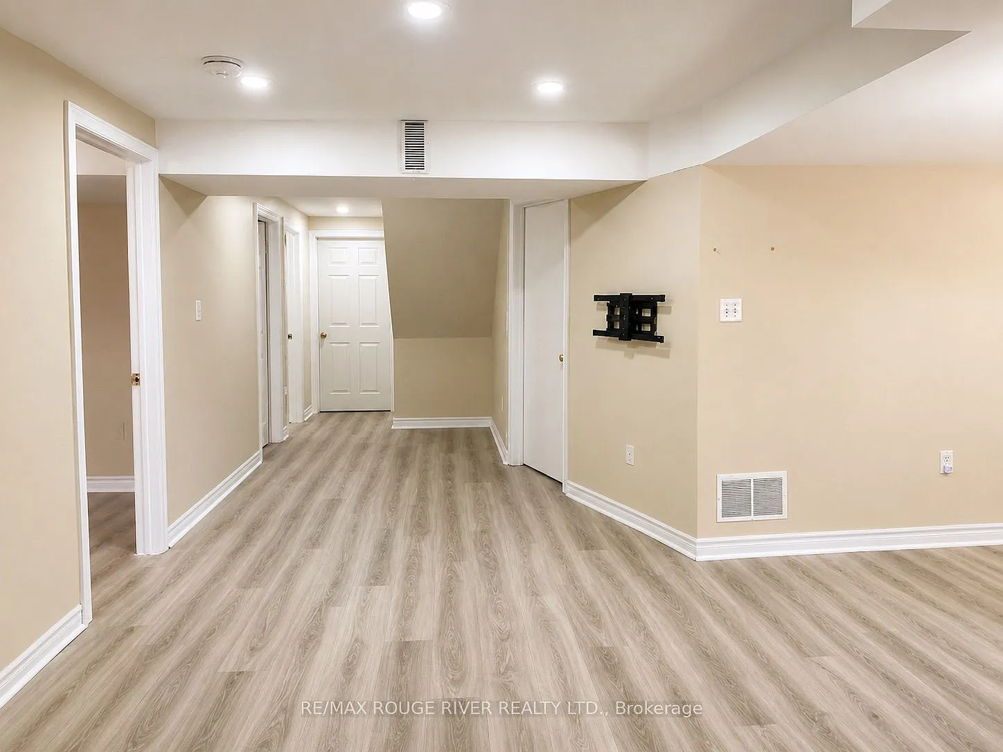 2 bed, $1,800 — Photo 4