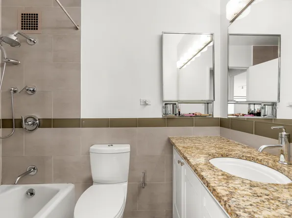 303 East 57th Street image 8 of 12