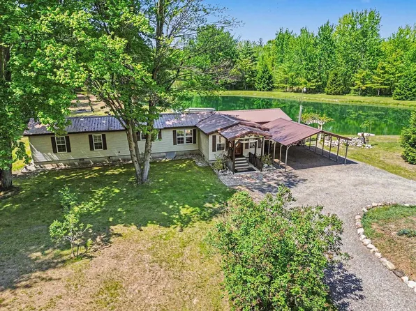 286 W Baker Rd, Hope, MI 48628