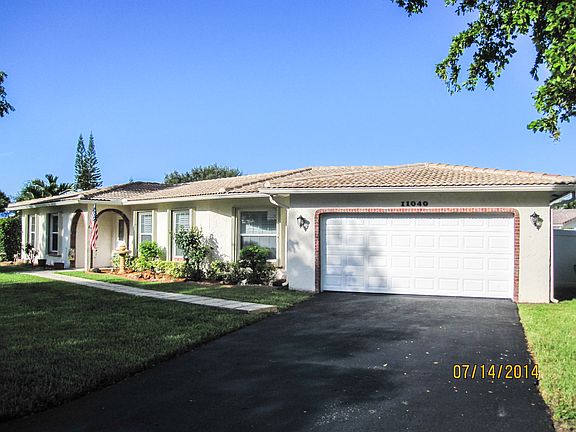 2nd image of 11040 Glenwood Dr