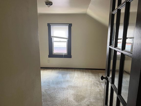 3rd image of 71-73 Sheridan Ave