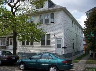 11395 Sobieski St, Hamtramck, MI 48212