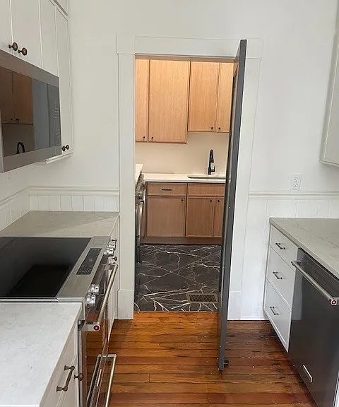 718 E Henry St — Photo 9