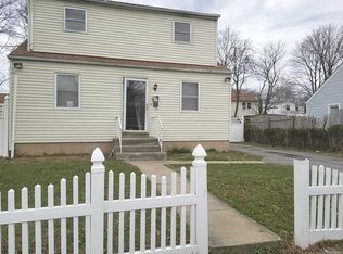21 E Booker Ave, Wyandanch, NY 11798