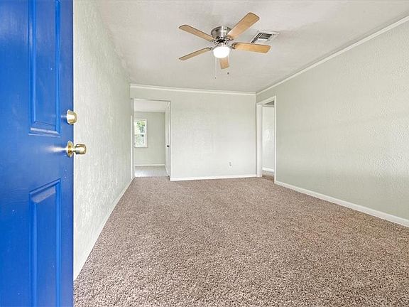 3rd image of 1121 SW 58th St