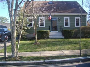 934 Oakley St, New Bedford, MA 02745