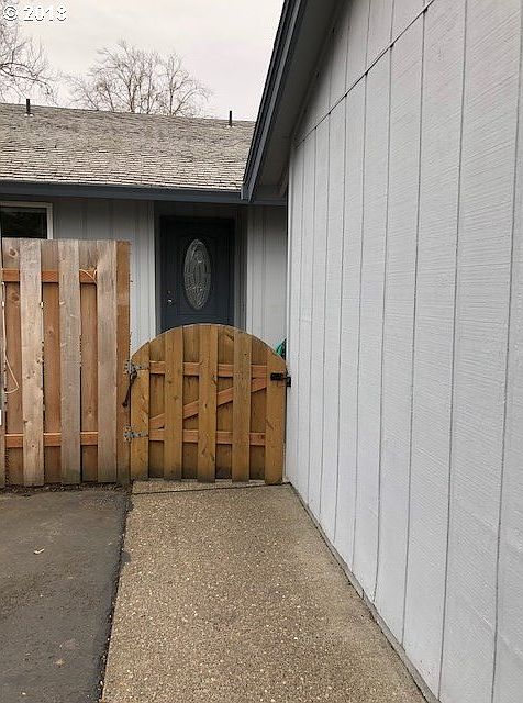 1st image of 1900 SE Quail Cir