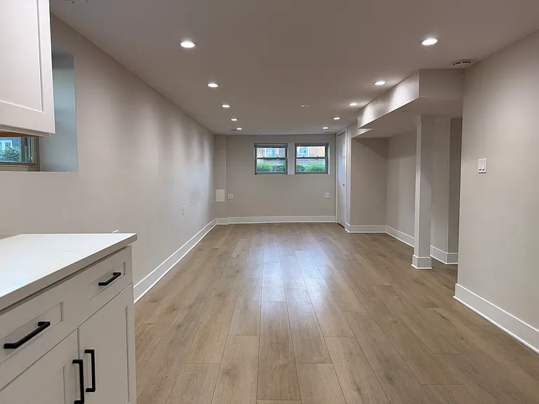 5200 W Winona St #G — Photo 13