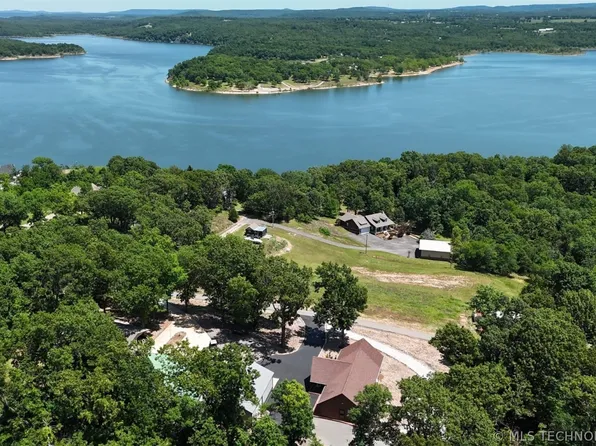 18745 W Lakewood Dr, Park Hill, OK 74451